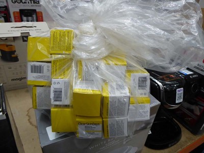 Lot 3267 - Quantity of ClearSkinDays mattifying booster...