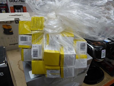 Lot 3268 - Quantity of ClearSkinDays mattifying booster...