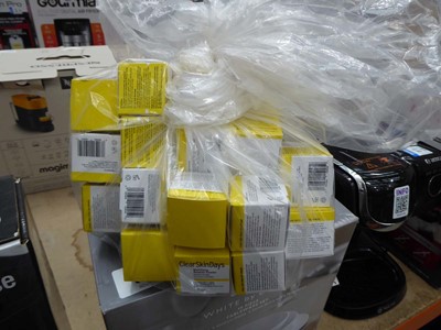Lot 3269 - Quantity of ClearSkinDays mattifying booster...
