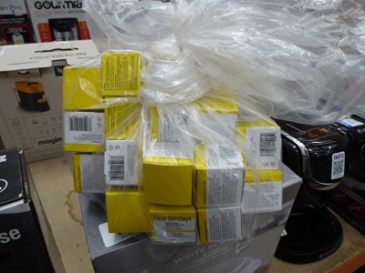 Lot 3271 - Quantity of ClearSkinDays mattifying booster...