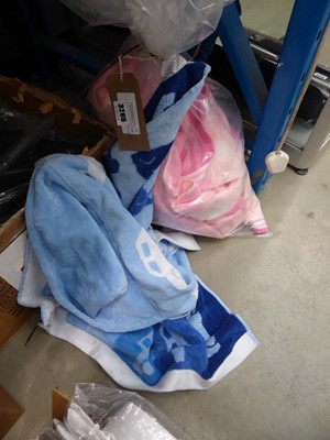 Lot 3295 - Bag containing 5 children's towels