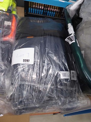 Lot 3297 - (9) Bag of various workwear and Regatta clothing