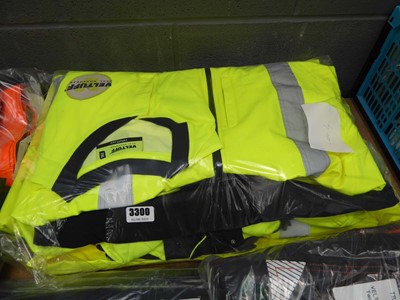 Lot 3300 - (4) Bag of Veltuff workwear Hi-Vis tops and...