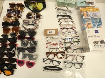 Lot 2416 - Quantity of loose sunglasses and eyewear