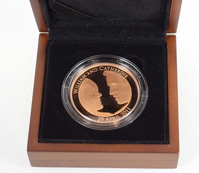 Lot A Royal Mint 2011 gold proof £5 coin...