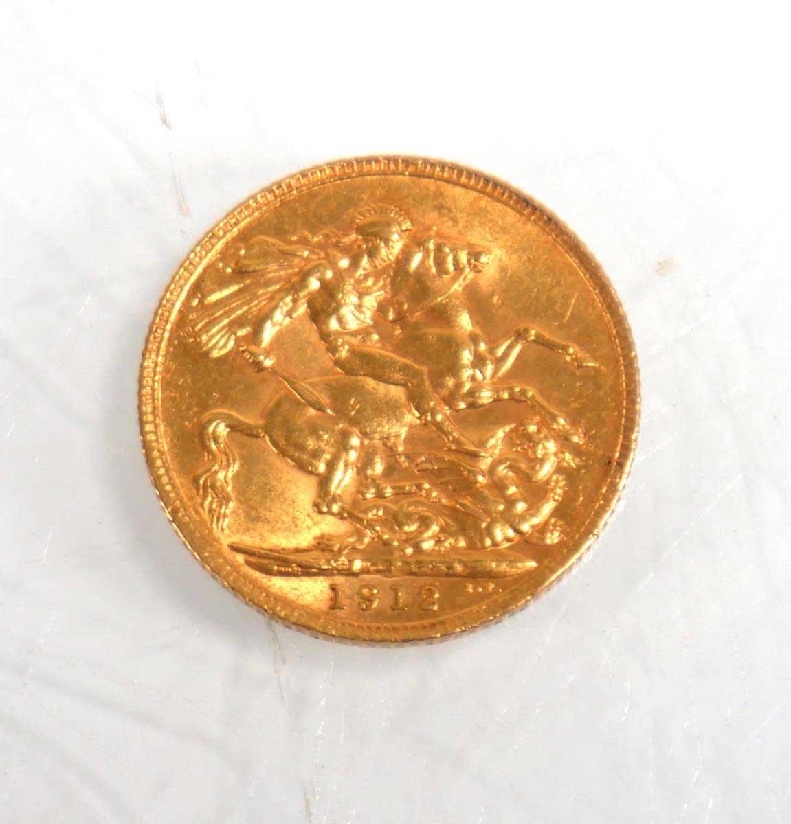 Lot 981 - A sovereign dated 1912