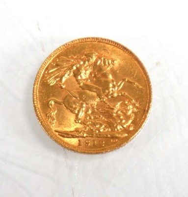 Lot 981 - A sovereign dated 1912