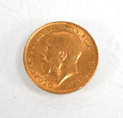 Lot 983 - A sovereign dated 1913