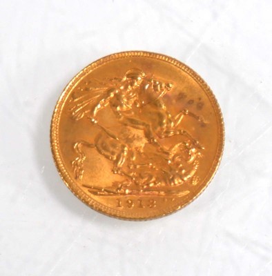Lot 985 - A sovereign dated 1913