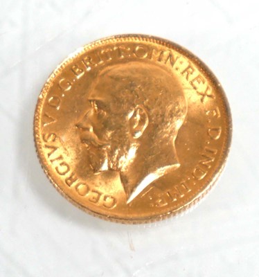Lot 997 - A sovereign dated 1912