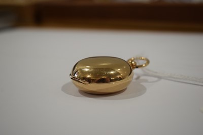 Lot 1000 - An Edwardian 9ct yellow gold sovereign case,...