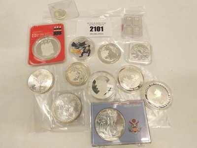 Lot 2101 - Selection of 12 silver coins; Britiannia's,...