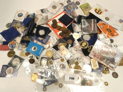 Lot 2106 - Assorted collectable & commemorative coins,...