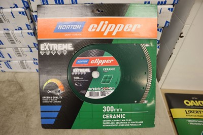 Lot 15 - Norton Clipper Extreme Ceramic Turbo cutting...