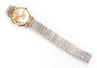 Lot 888 - A gentleman's 9ct yellow gold wristwatch by...