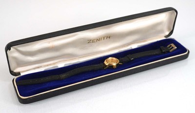 Lot 902 - A ladies 18ct yellow gold wristwatch by Zenith,...