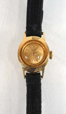 Lot 902 - A ladies 18ct yellow gold wristwatch by Zenith,...