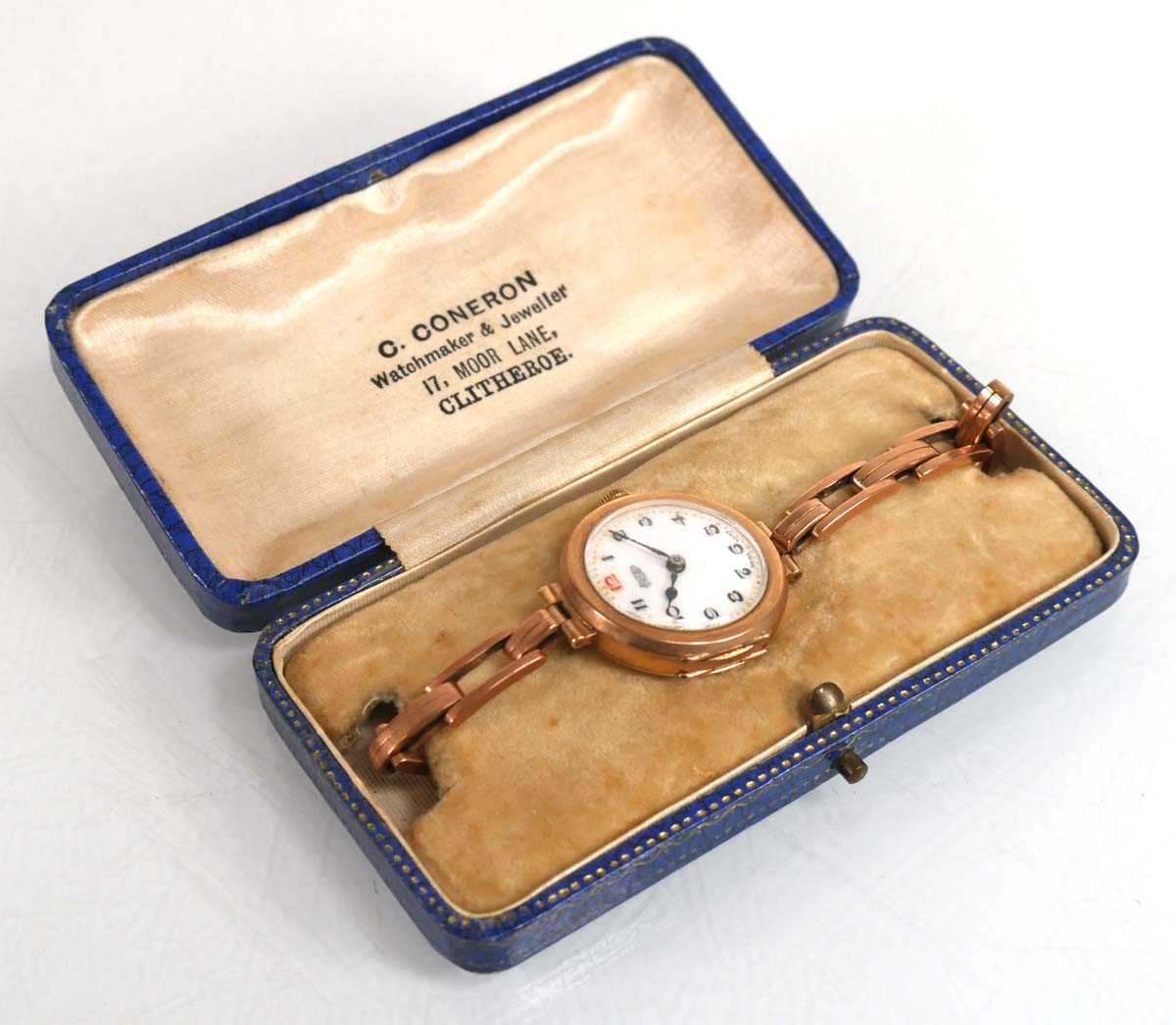 Lot 904 - A ladies 9ct yellow gold wristwatch by Imshi,...