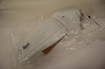 Lot Kookaburra Ghost 6.1 batting pads, youth, ambi