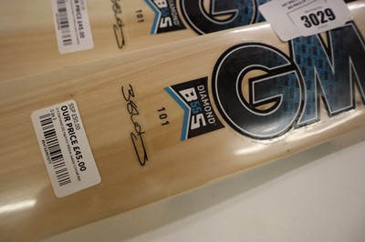 Lot 5x GM Diamond cricket bats, youth