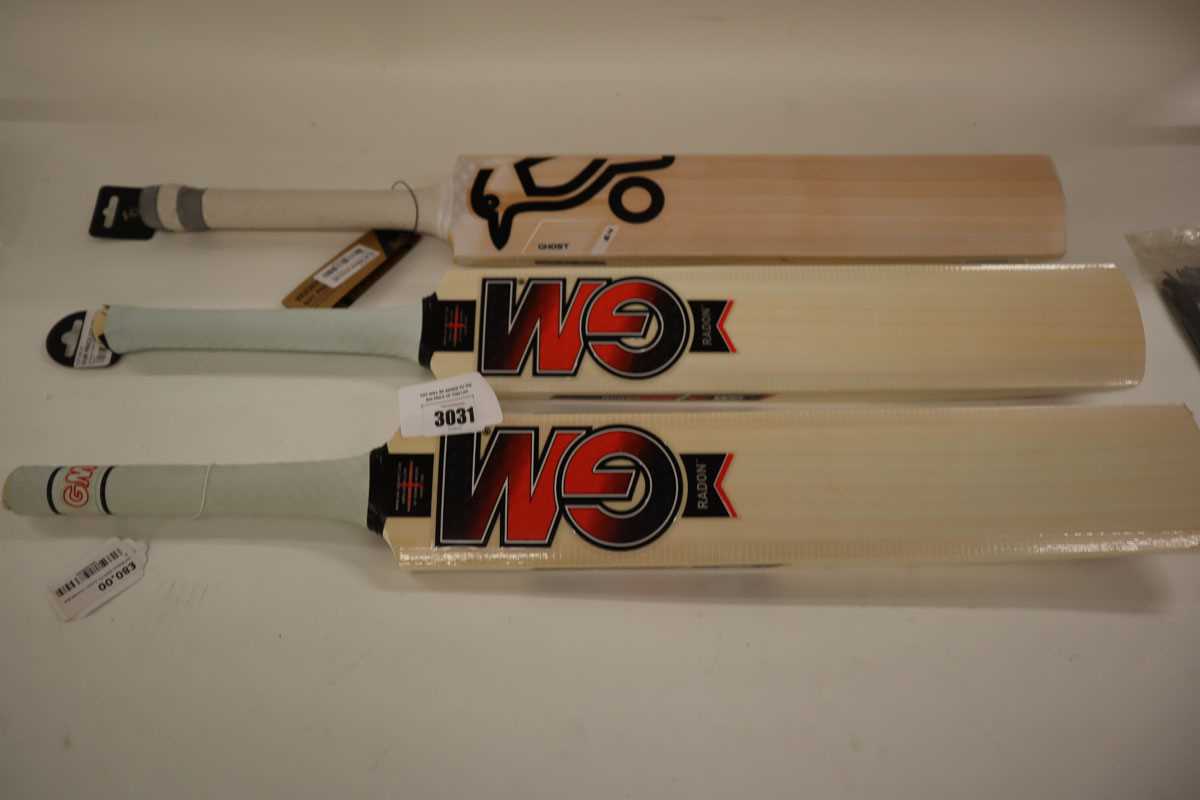 Lot 3x cricket bats, size 4; 2x GM Radon, 1x...