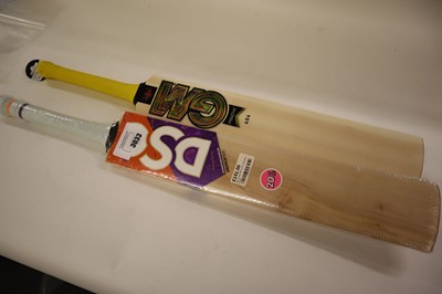 Lot 2x junior cricket bats; DSC Krunch 9000 size 6,...