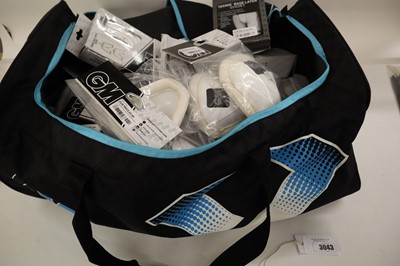 Lot GM cricket bag containing a large number...