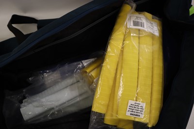 Lot DSC cricket bag containing approx. 50x cricket...
