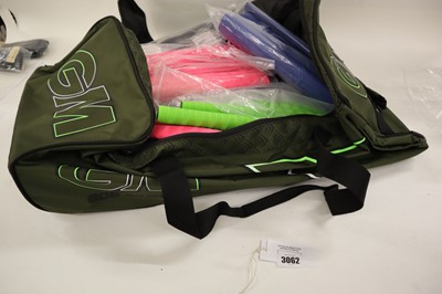 Lot GM cricket bag containing approx. 60x cricket...