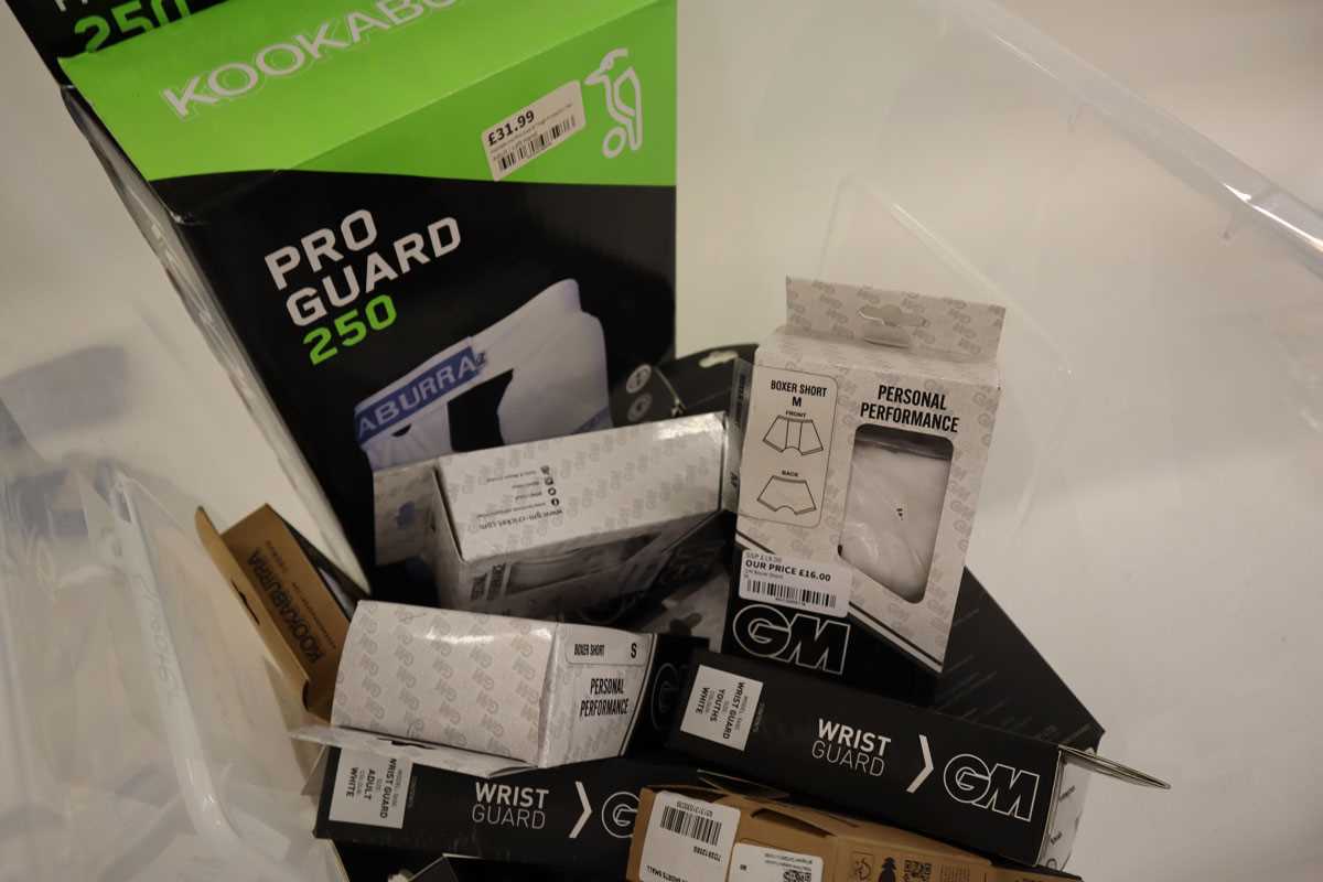 Lot An assortment of Kookaburra and GM cricket...