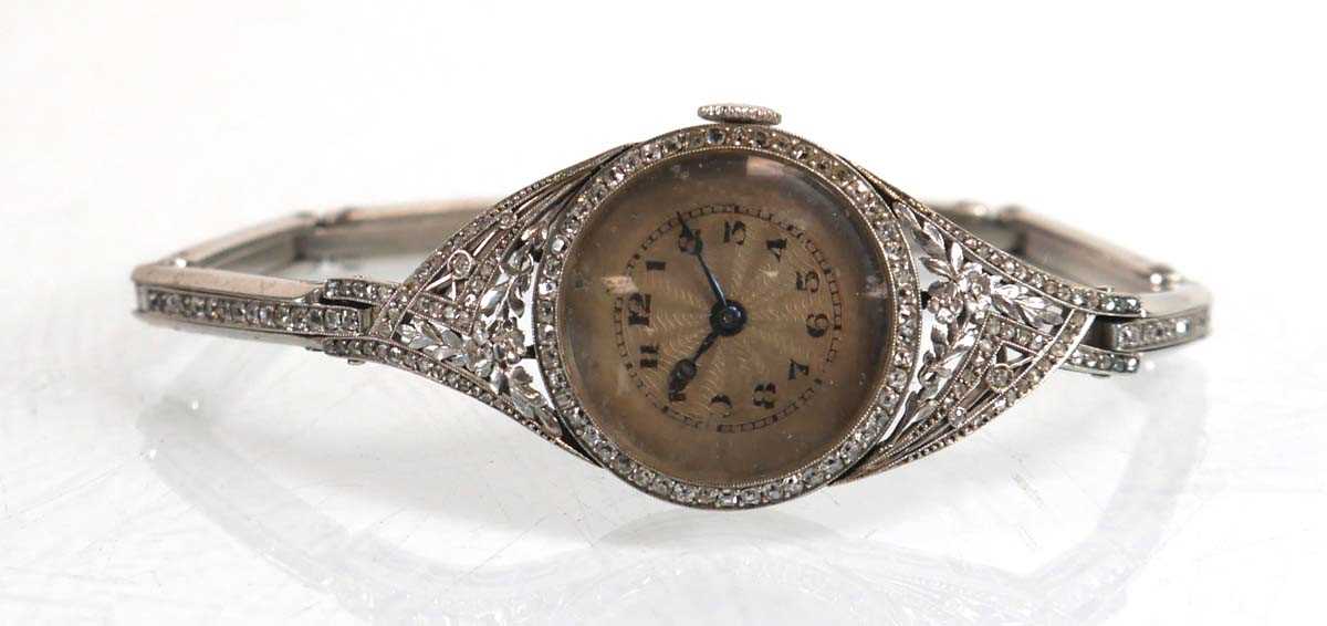 Lot 908 - An early 20th century ladies white metal...