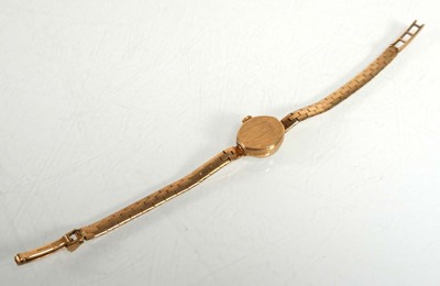 Lot 909 - A ladies 9ct yellow gold wristwatch by Gatward,...