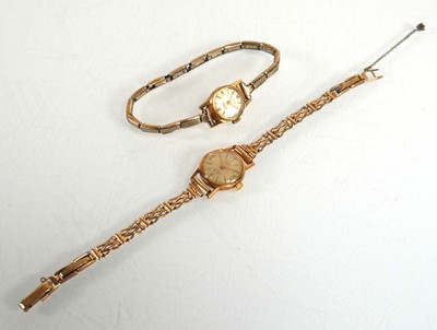 Lot 916 - A ladies 18ct yellow gold wristwatch by...