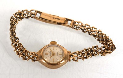 Lot 918 - A ladies 9ct yellow gold wristwatch by...
