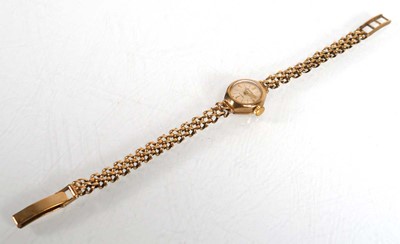 Lot 918 - A ladies 9ct yellow gold wristwatch by...