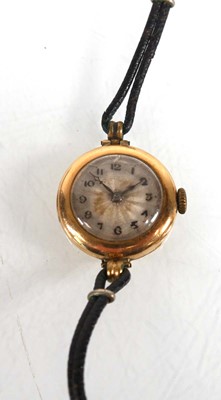 Lot 919 - A ladies 15ct yellow gold wristwatch, the...