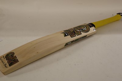 Lot GM Psyche DMX 606 TTNow junior cricket bat,...
