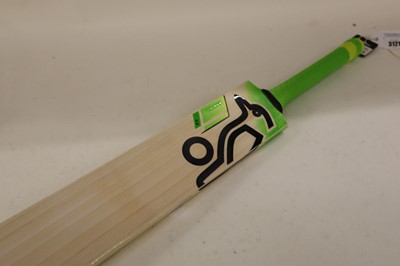 Lot Kookaburra Kahuna 6.5 junior cricket bat, size...