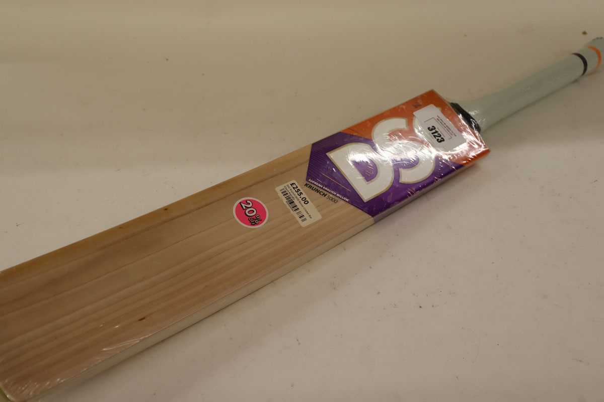 Lot DSC Krunch 5000 senior cricket bat, size SH