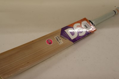 Lot DSC Krunch 5000 senior cricket bat, size SH