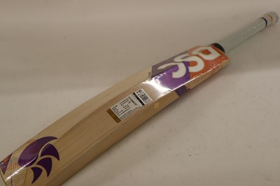 Lot DSC Krunch 5000 senior cricket bat, size SH