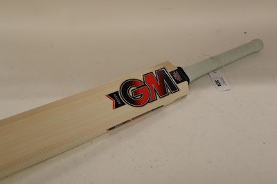 Lot GM Radon senior cricket bat, size SH