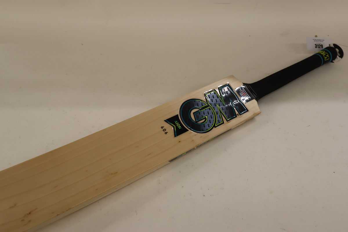 Lot GM Aion DXM 606 TTNow senior cricket bat, size SH