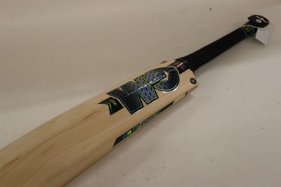 Lot GM Aion DXM 606 TTNow senior cricket bat, size SH