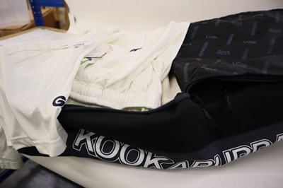 Lot Kookaburra cricket bag containing approx. 12x...