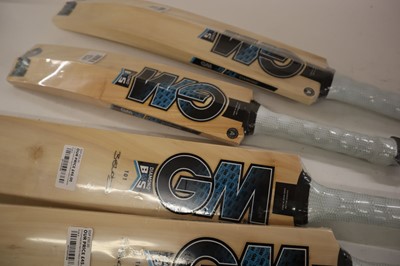 Lot 4x GM Diamond 101 cricket bats, 2x size 4, 1x...