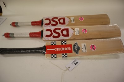 Lot 2x DSC junior cricket bats, 1x size 4, 1x size...