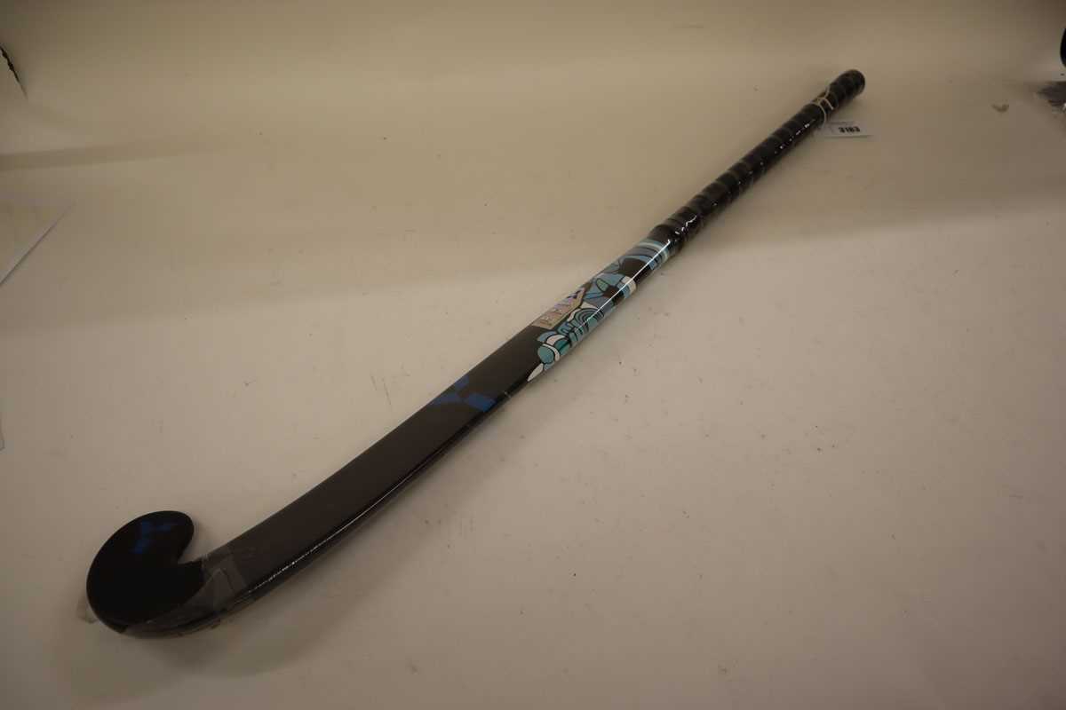 Lot Y1/ADB50 37.5" hockey sticks