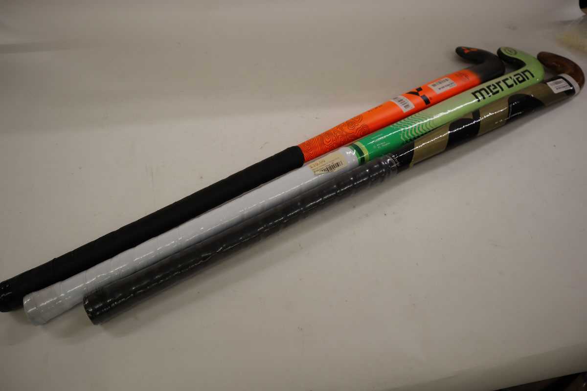 Lot 3x hockey sticks including; Y1/JF30, Mercian...