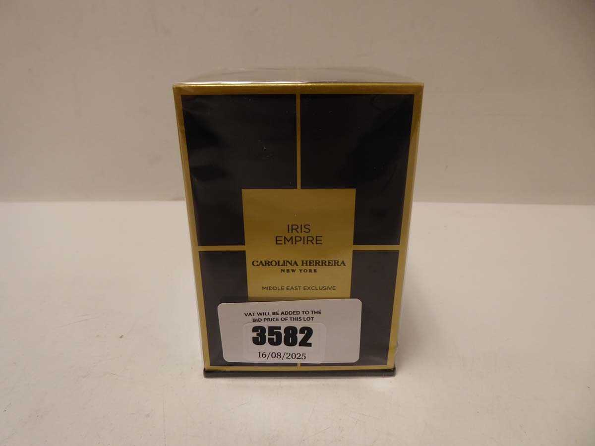 Lot Carolina Herrera New York middle east...